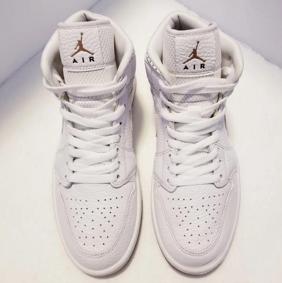 Air Jordan 1 Mid Wmn Nos Differences Nous Unissent White CI9100-100 Shoes Sz 8.5 - Picture 4 of 13